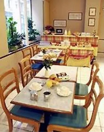 Ibis Styles Opera Lafayette 3*